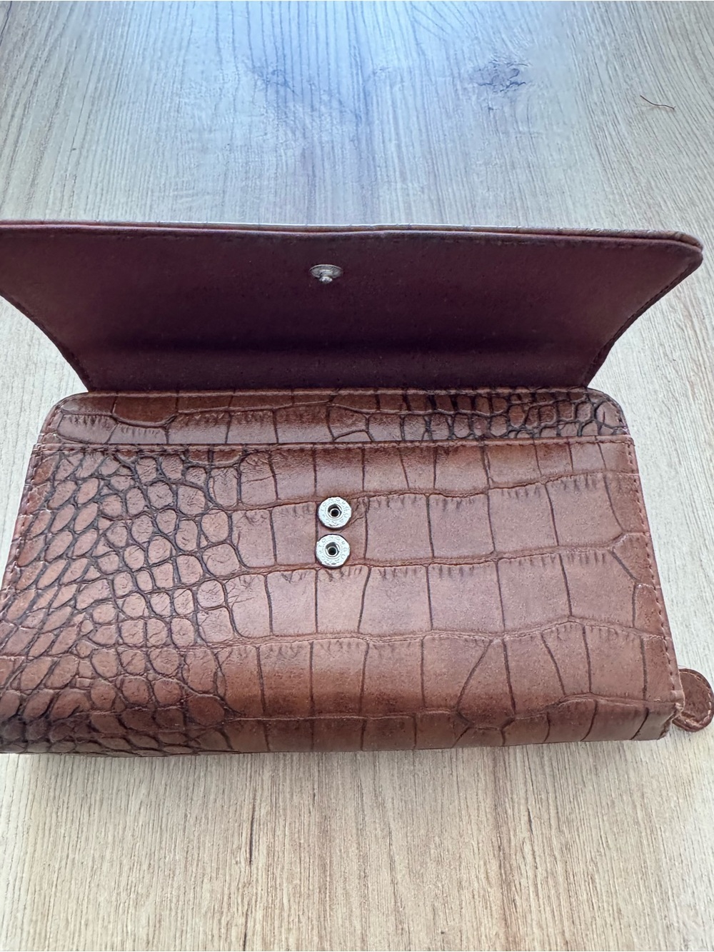 Croc-Embossed Brown Women's Wallet - Picture 3 of 13